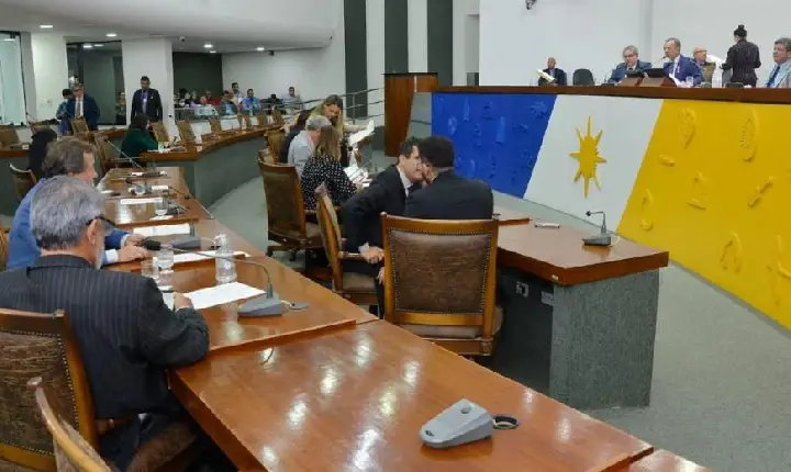 Andrade convoca sessão extraordinária para segunda-feira; LDO 2023 entra em pauta