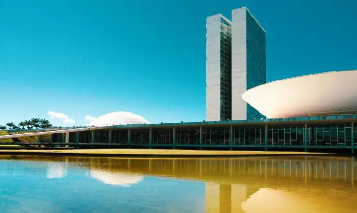 Brasil é o país que mais gasta dinheiro público com eleições e partidos no mundo