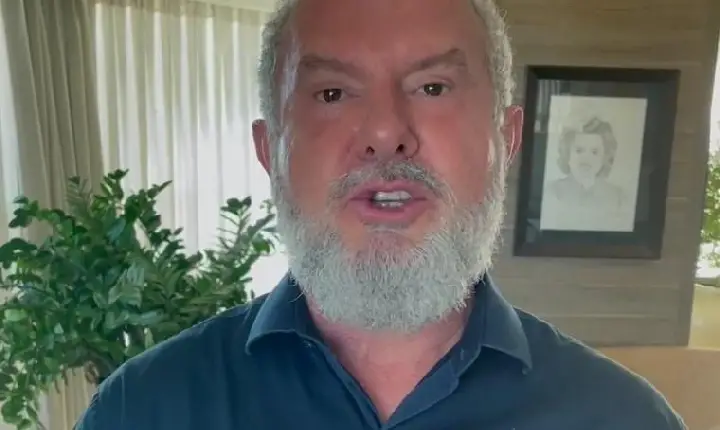 Carlesse retira candidatura ao Senado, aponta perseguições e suspeita até de sabotagem em avião