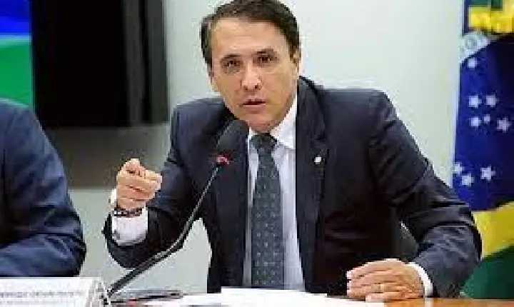 Carlos Gaguim, celebra a conquista da aprovação da Medida Provisória, que cria programas habitacionais para a Segurança Pública.