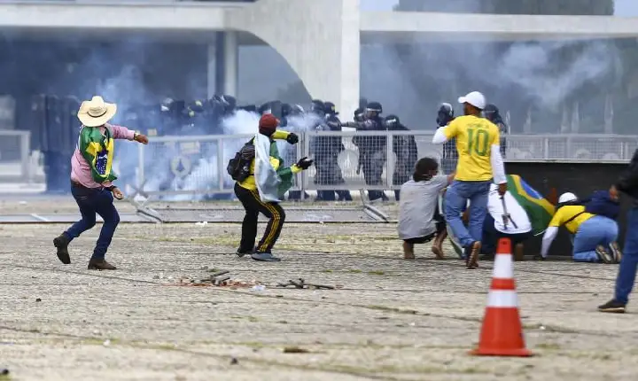 CGE abre investigação sobre participação de servidores em atos violentos e cogita até demissão