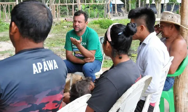 Comunidade Ãwa Canoeiro vive sem acesso à saúde, educação e com estrada bloqueada por fazendeiro