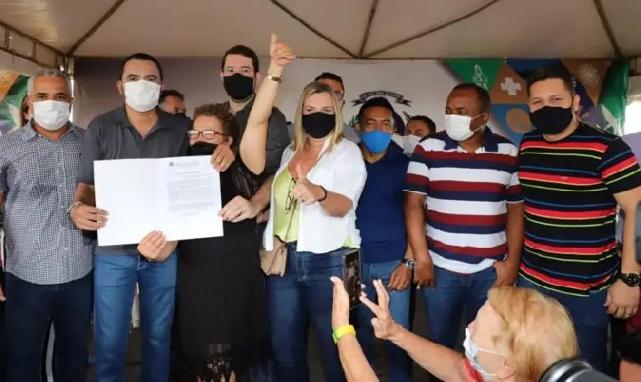 Em Palmas, Wanderlei entrega 570 títulos definitivos para moradores da Arso 131