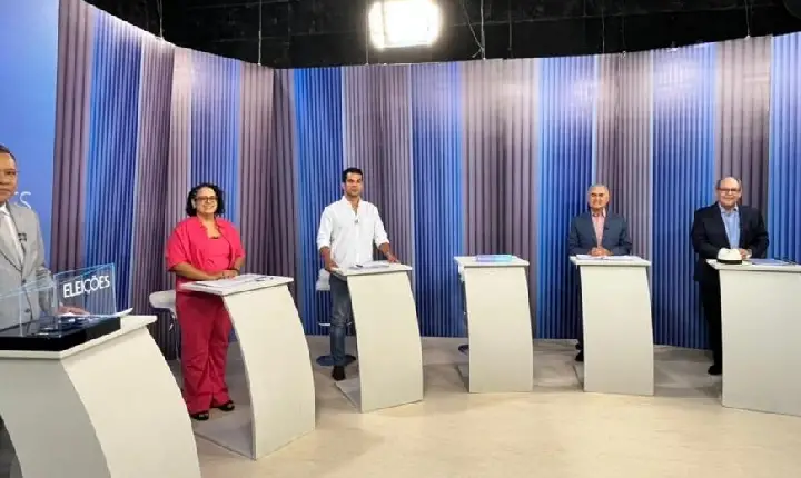 Em último debate, Ronaldo Dimas fala de projetos em áreas essenciais e planejamento