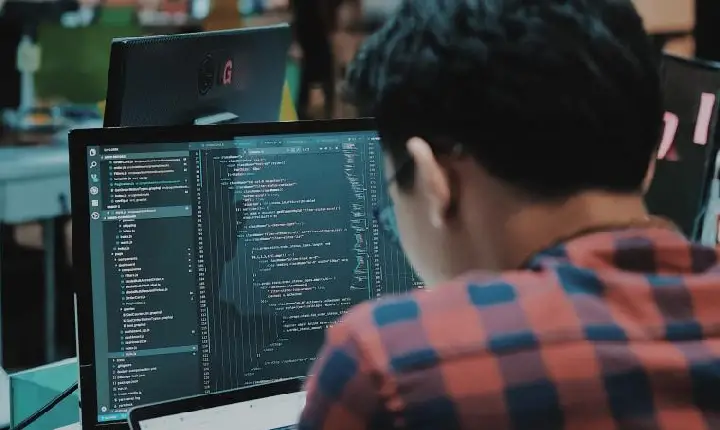 Faculdade XP abre 400 vagas para três cursos superiores na área de Tecnologia 100% gratuitos