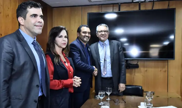 Governador cobra apoio a Padilha para obras da Transcolinas, BR-010 e Ponte de Filadélfia