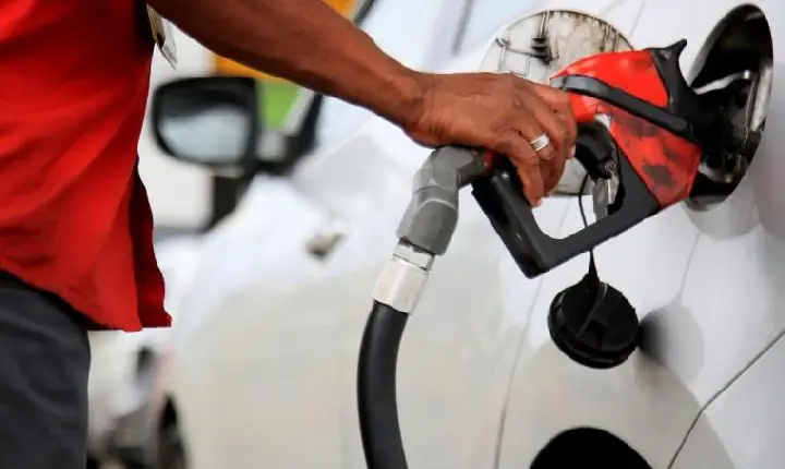 Governo anuncia redução do ICMS de 29% para 18% sobre combustíveis no Tocantins