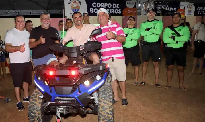 Na Praia da Ponta, Wanderlei entrega quadriciclo para a PMTO; Araguatins recebeu R$ 550 mil para estrutura da temporada