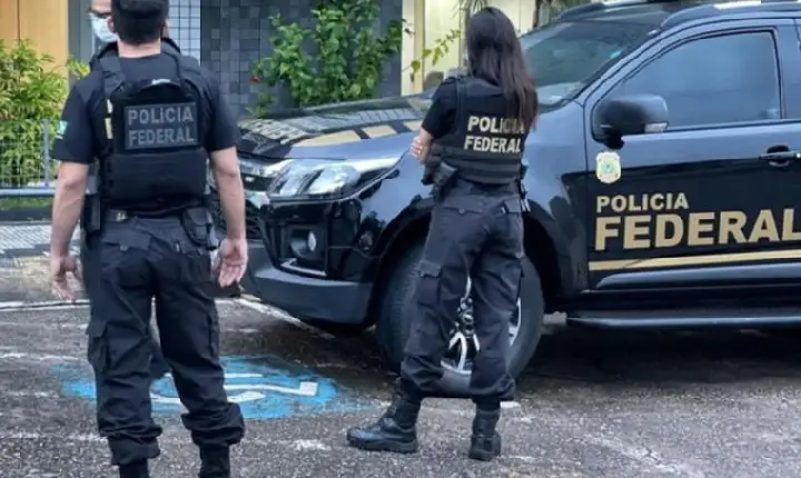 PF prende dois delegados da Polícia Civil em operação que investiga grupo de extermínio