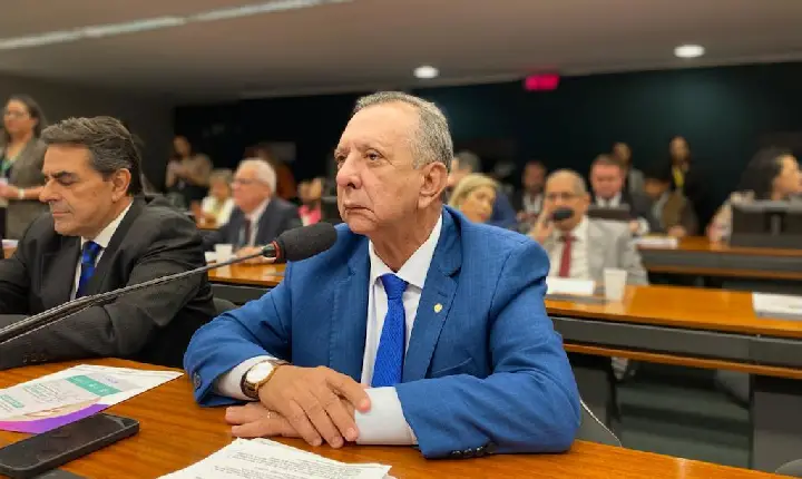 Projeto do piso salarial de agentes de vigilância sanitária tem voto favorável de Antonio Andrade