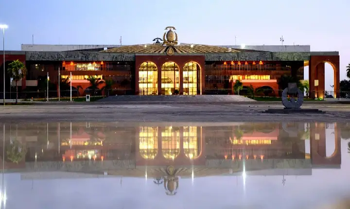 Questionado em Aije, Estado faz levantamento e garante que contratos estão dentro da lei e são de antes do período vedado