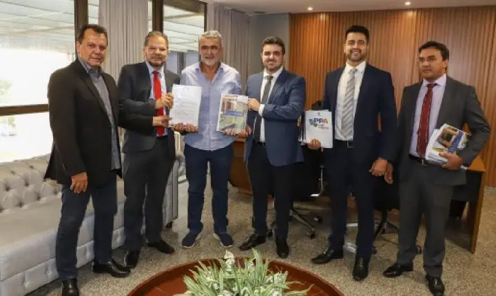 Secretários protocolam na Assembleia orçamento de 2024 e planejamento dos próximos 4 anos