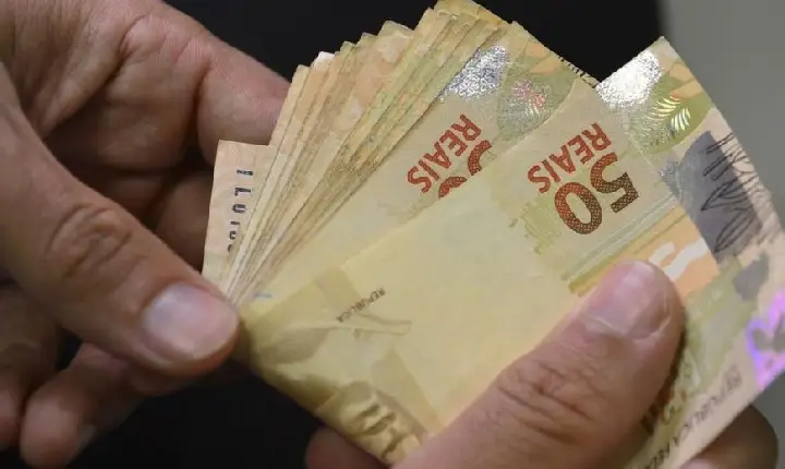Servidores estaduais recebem salário de dezembro nesta sexta, 23, antes do Natal