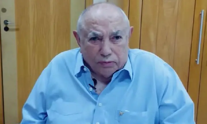 Siqueira Campos contrai pneumonia e é internado na capital
