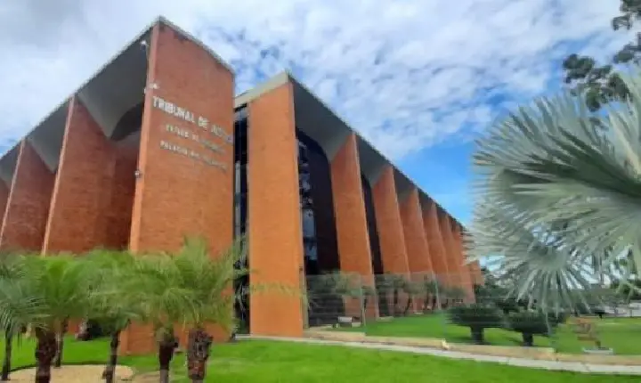 Tribunal de Justiça leiloa mais de 20 veículos, incluindo carros de passeio, vans e caminhões