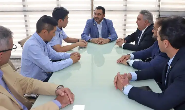 Wanderlei recebe empresários chineses que têm interesse em investir no Estado