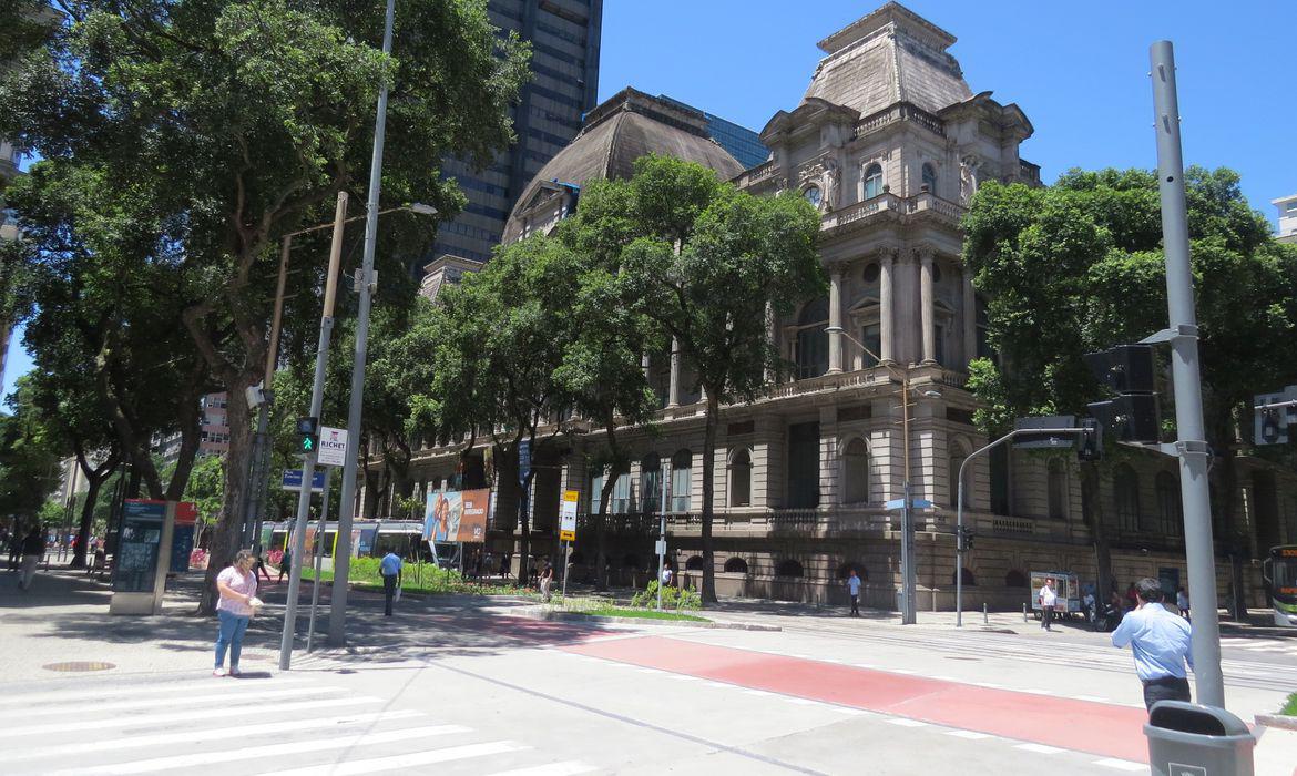 Apresentação de vídeos marca 84 anos do Museu Nacional de Belas Artes