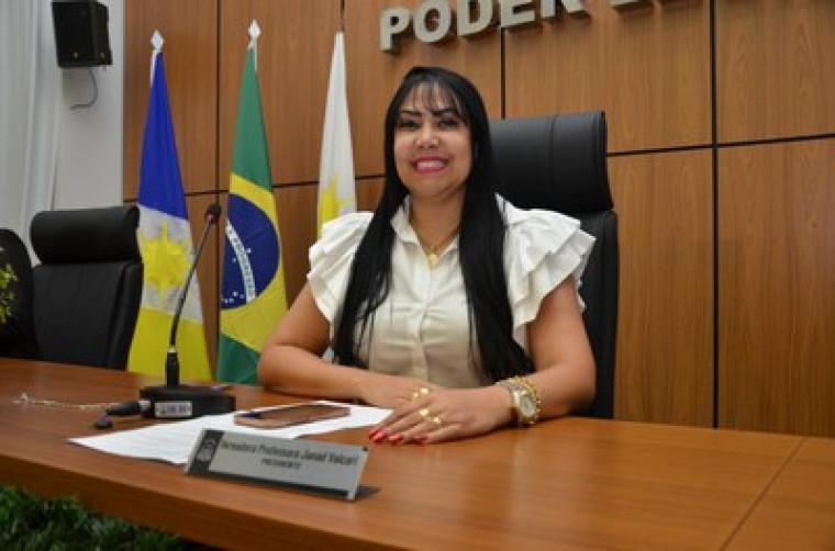 Câmara gasta R$ 1,5 milhão em móveis e gera críticas dos próprios vereadores em Palmas