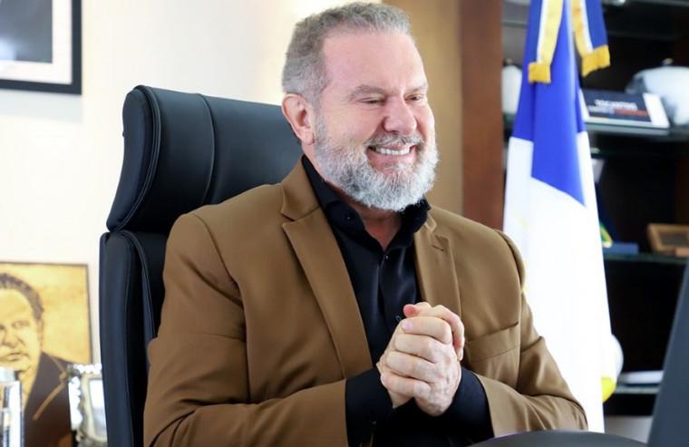 Carlesse nega boatos sobre renúncia e se diz 'confiante' à espera de decisão da Justiça