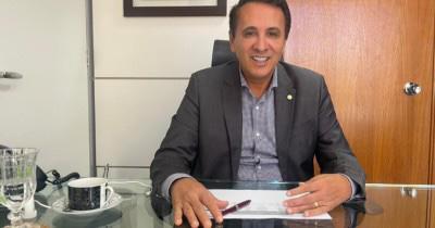 CCJ aprova projeto projeto de Gaguim que determina limpeza periódica de areia de parques infantis