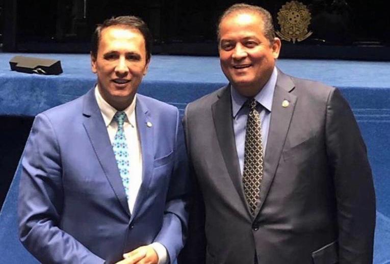 Gomes comunica Gaguim que não disputará e que apoiará Dimas;