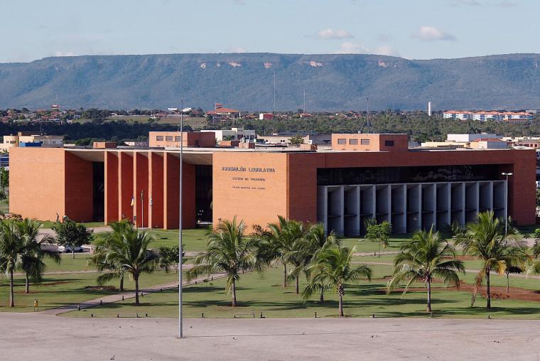 Assembleia pretende realizar concurso até final do ano; são 1.733 servidores contratados