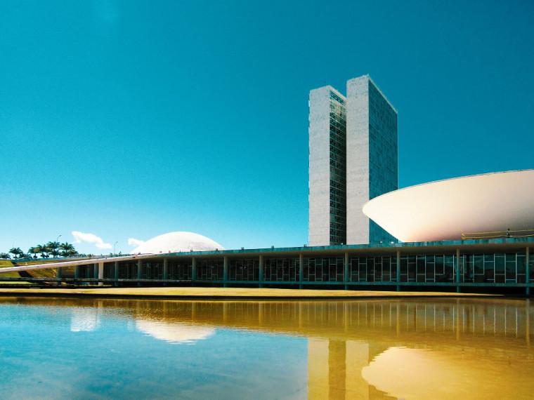 Brasil é o país que mais gasta dinheiro público com eleições e partidos no mundo