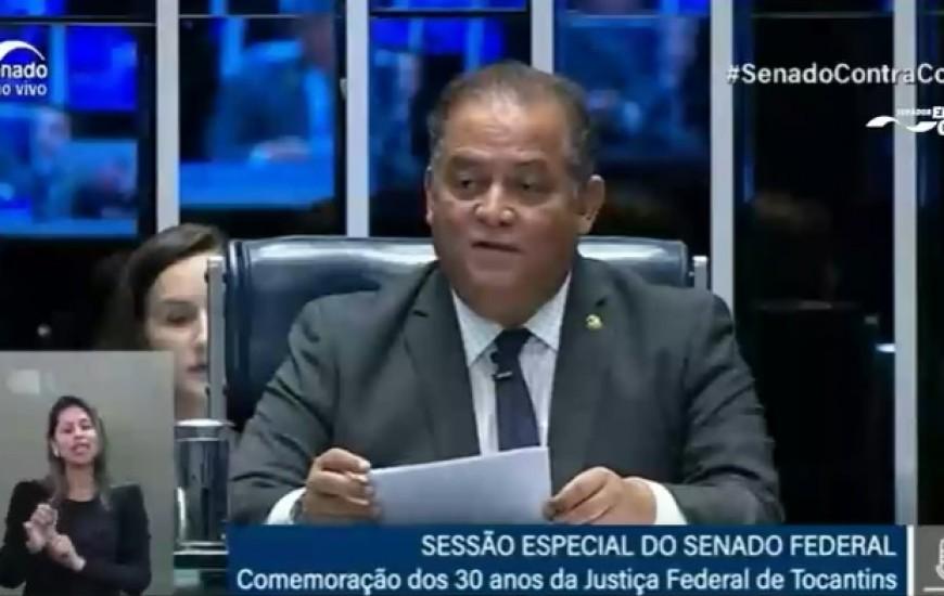 Eduardo Gomes preside sessão de homenagem aos 30 anos da Justiça Federal do Tocantins