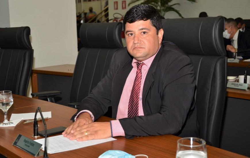 Na Câmara, Rogério Freitas questiona verba de R$ 200 mil para construção de escultura