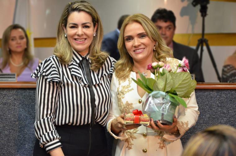 Por falta de confiança, vereadora entrega liderança da prefeita Cinthia Ribeiro e desabafa