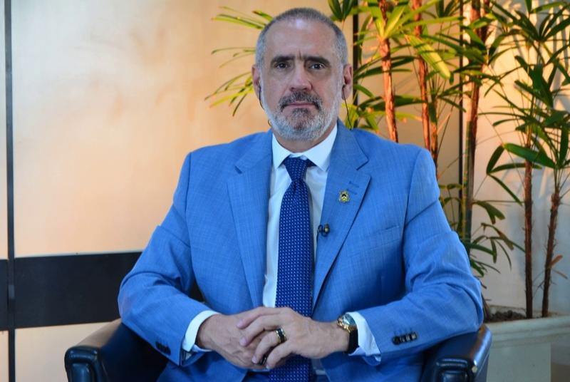 Ex-secretário Edgar Tollini é alvo de operação da PF por supostos uso pessoal de aeronaves contratadas pelo governo e cobrança de propina