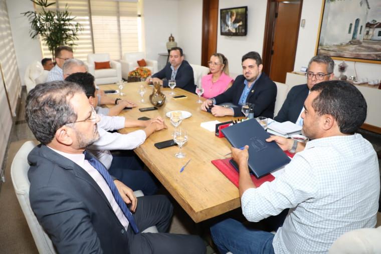 Wanderlei reúne secretariado, alinha prioridades e busca crédito de 300 milhões de dólares