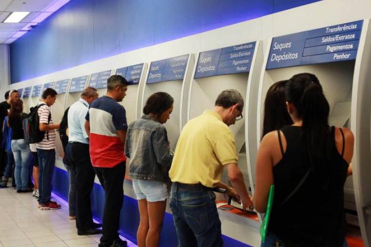Cerca de 13 milhões de trabalhadores não sacaram dinheiro extra do FGTS; prazo terminou