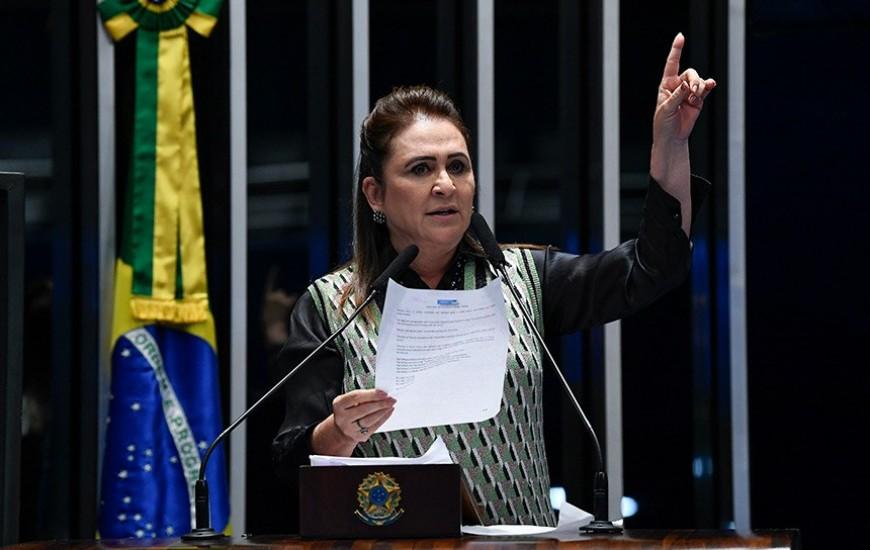 Kátia se despede do Senado após 16 anos, faz balanço de mandatos e defende democracia