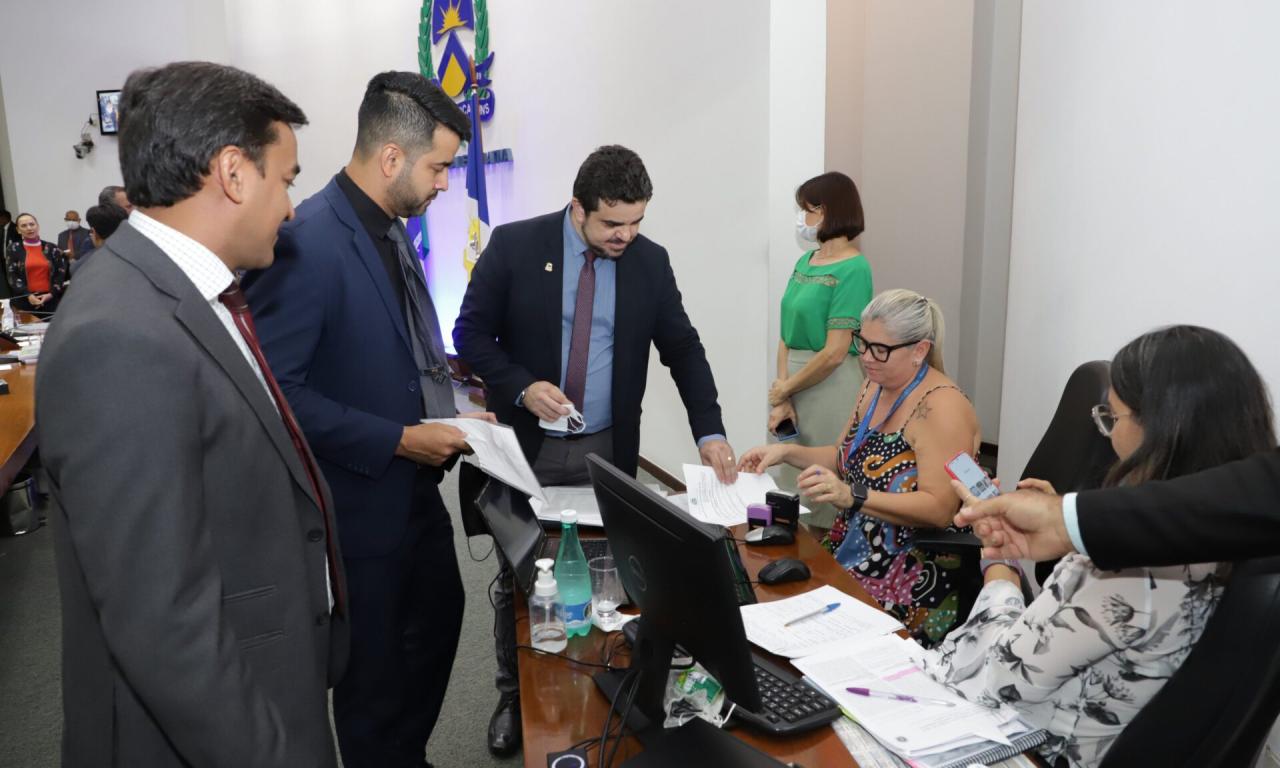 LOA de 2023 é protocolada na Assembleia; Executivo fica com 86,5% dos R$ 12,8 bilhões orçados
