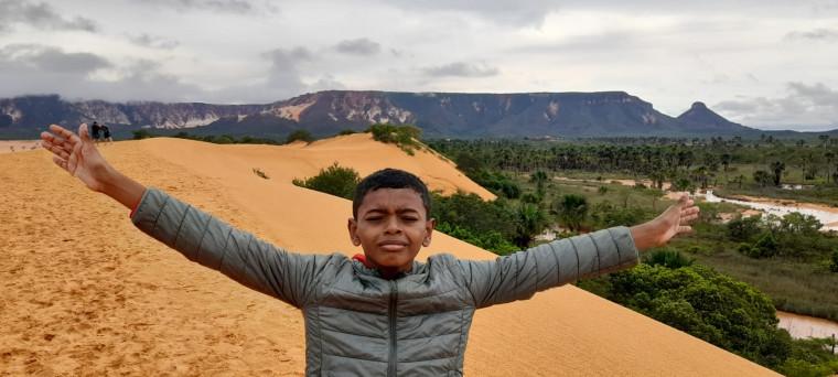 Garoto de 12 anos passa em concurso público no Tocantins e surpreende amigos e familiares