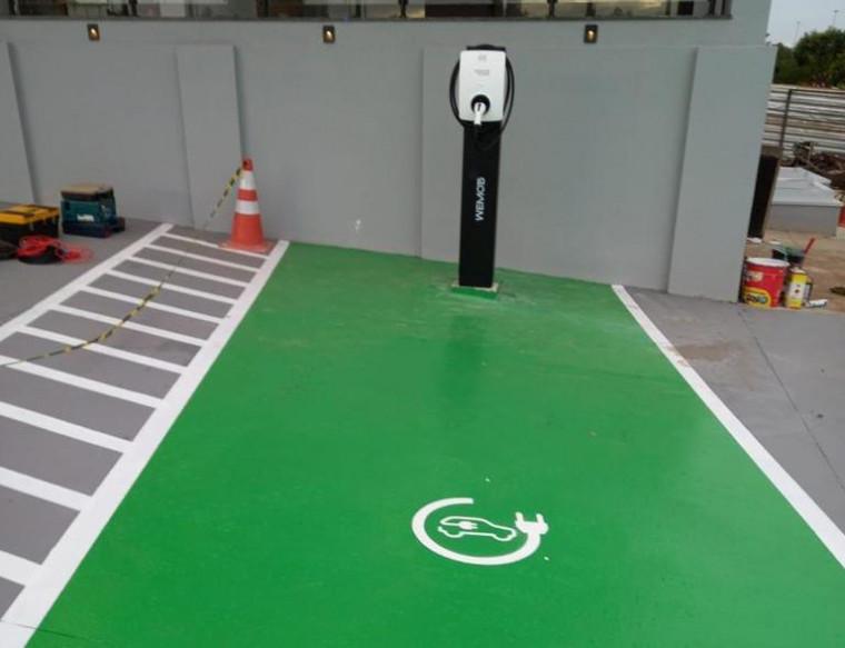Palmas é a 1ª cidade do Norte do Brasil a ter abastecimento gratuito para veículos elétricos