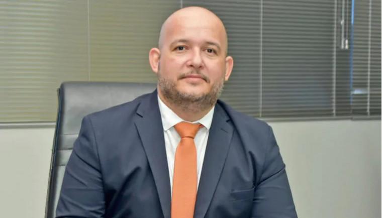 Deputados da 'tropa de choque' do governo blindam secretário da Saúde e rejeitam convocação