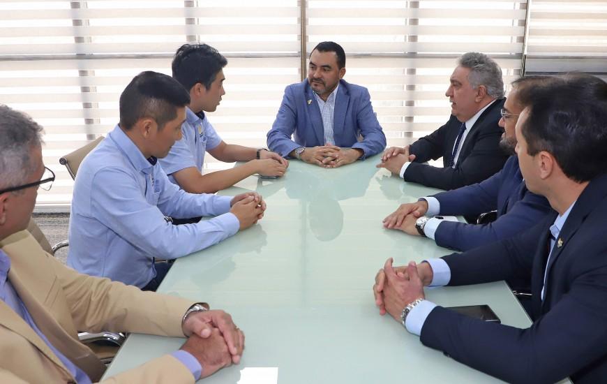 Wanderlei recebe empresários chineses que têm interesse em investir no Estado